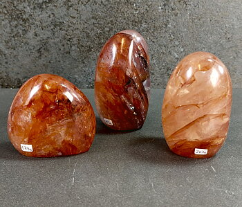 Hematoidkvarts , Freeform - Stenskulptur