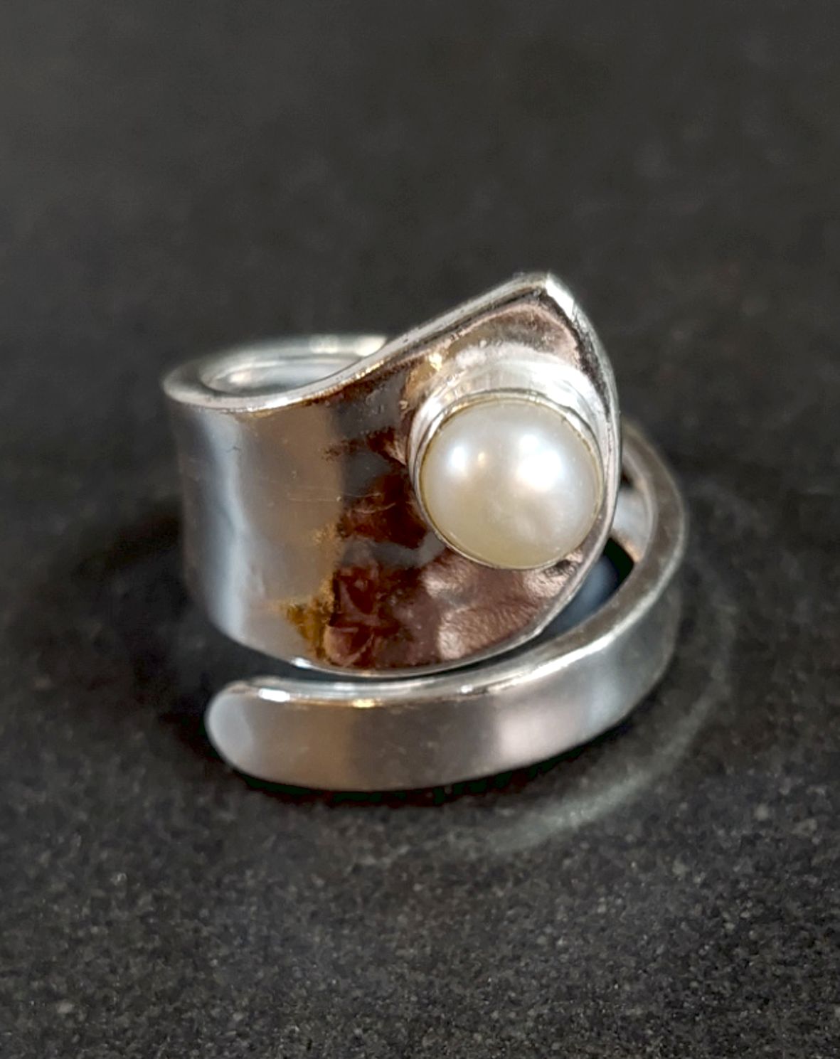 Ställbara Silverringar Bred modell med Sötvattenpärla Cabochon