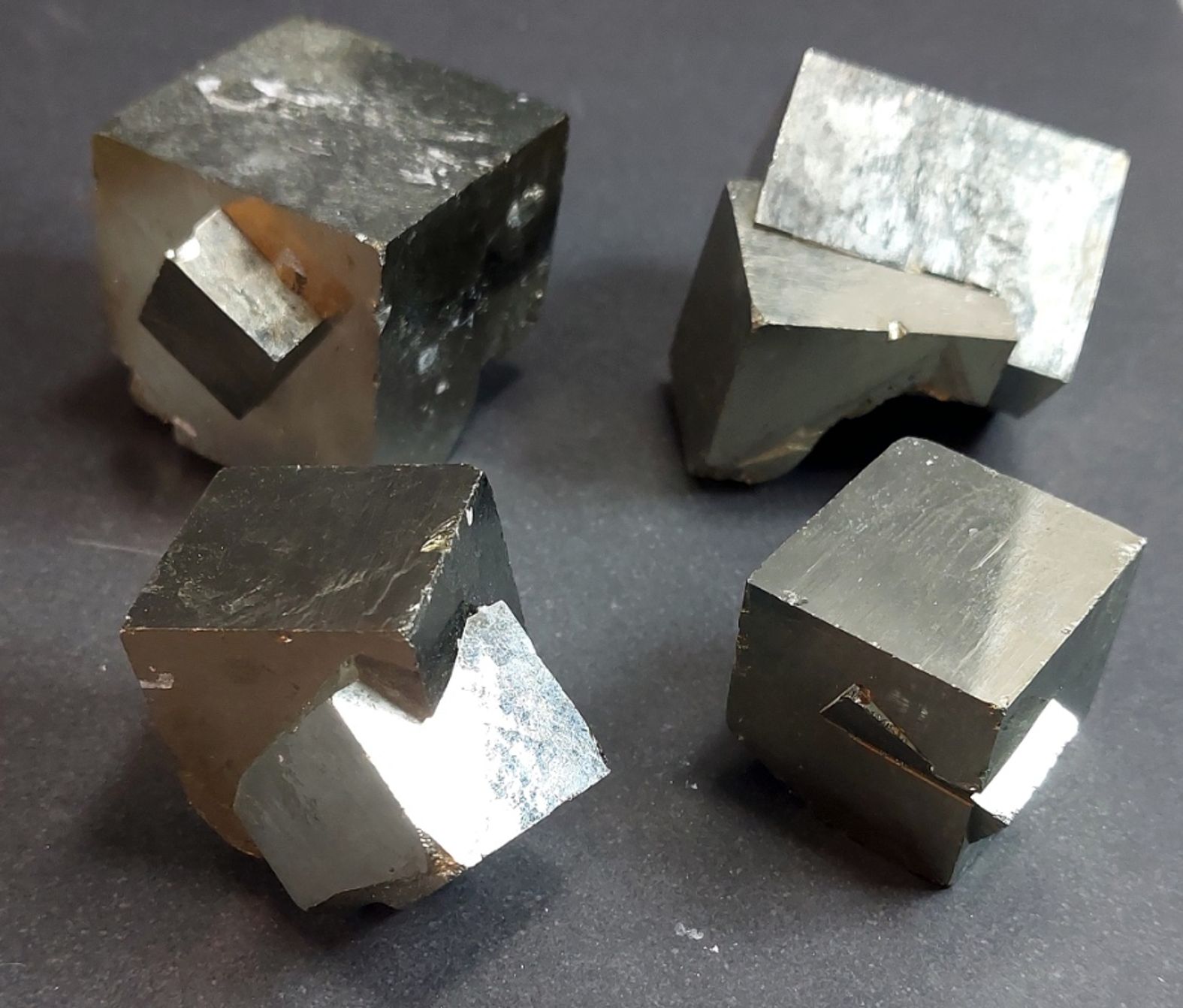 Naturlig Spansk Pyritkristall, Kub - AA+kvalitet - 3