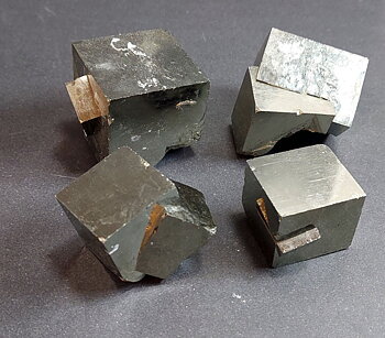 Naturlig Spansk Pyritkristall, Kub - AA+kvalitet