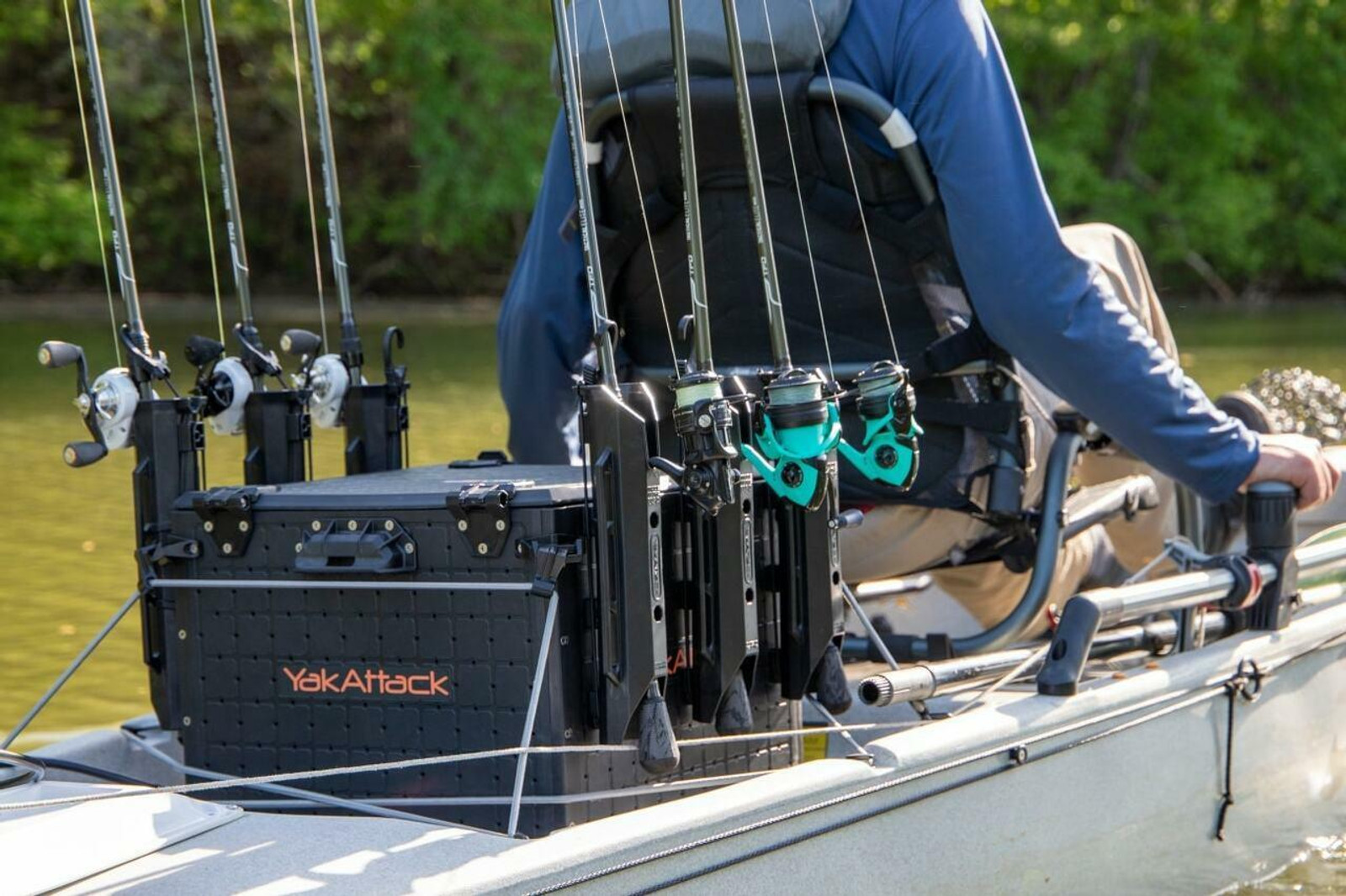 Yakattack BlackPak Pro, 16 x 16 x 13, Inklusive lock och 6 spöhållare - SVART - 19