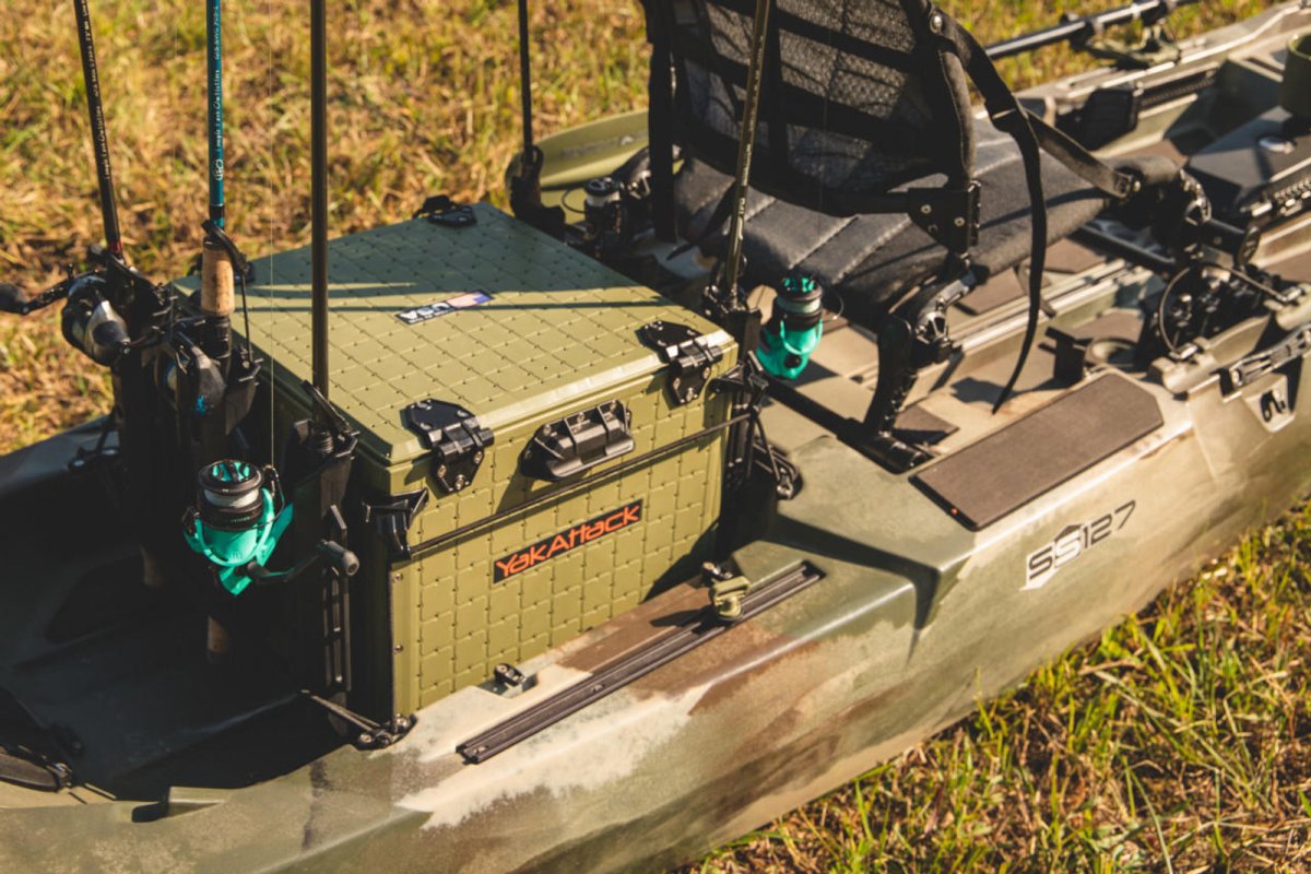 Yakattack BlackPak Pro, 16 x 16 x 13, Green, Includes lid and 6 rod holders - 6