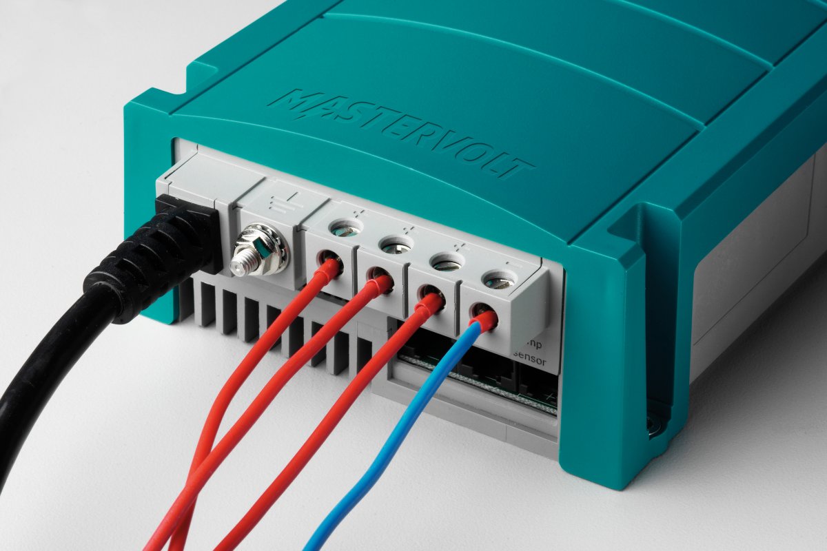 Mastervolt ChargeMaster 12/25-3 - 2
