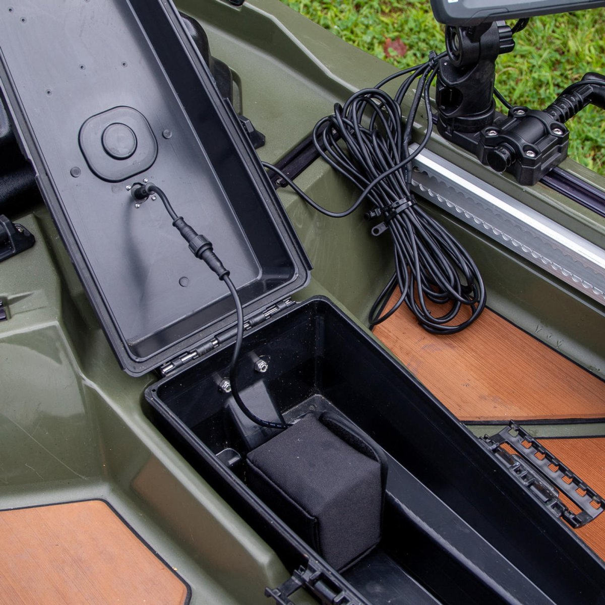 Yakattack 10Ah Battery Power Kit, Lithium-Ionen-Akkupack mit Ladegerät - 4