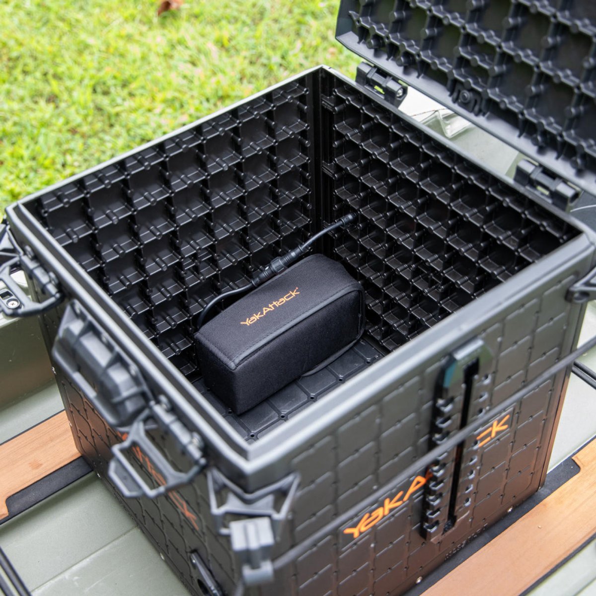 Yakattack 20Ah Battery Power Kit, Lithium-Ionen-Akkupack mit Ladegerät - 5