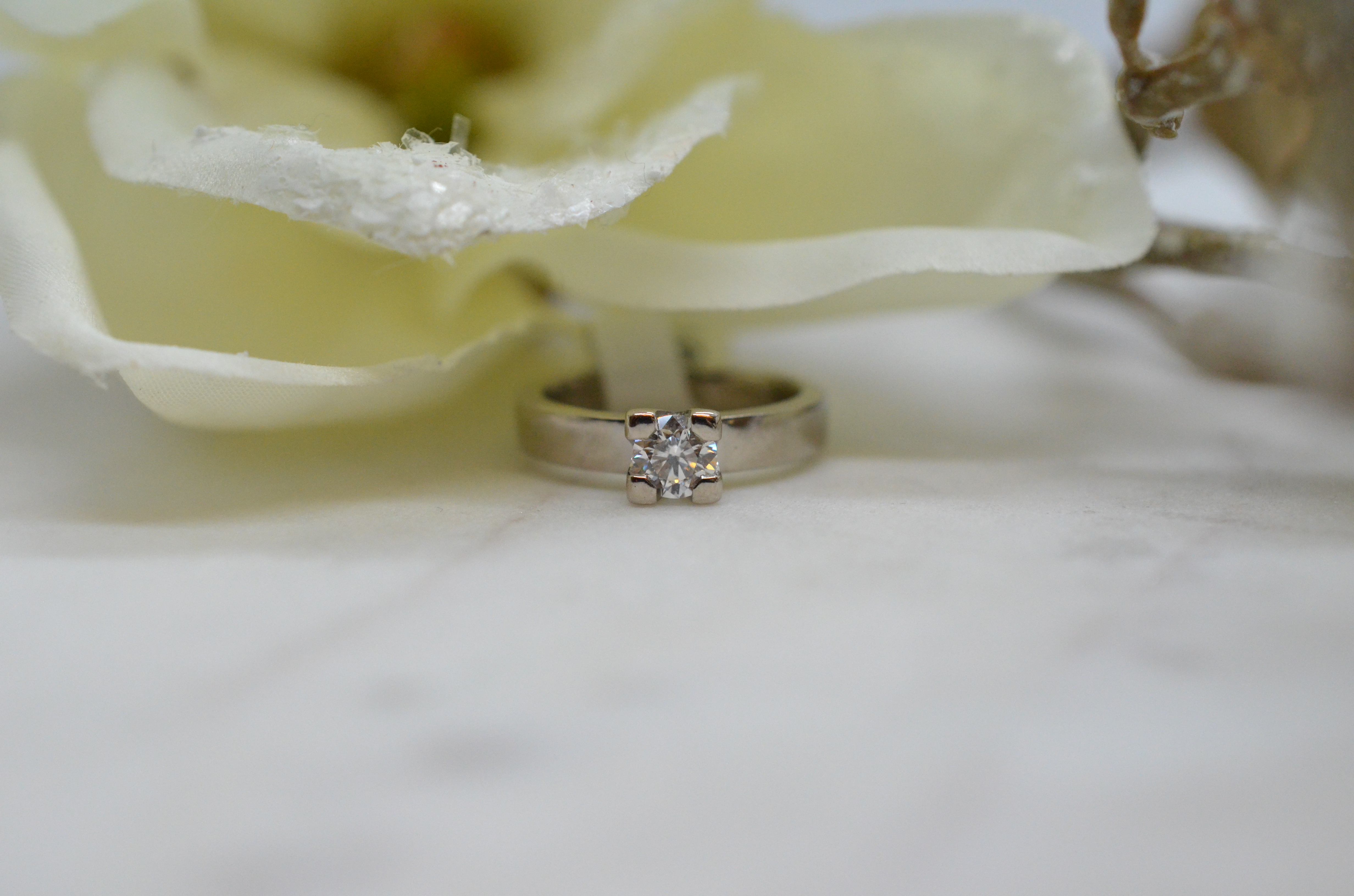 Second Hand 18k diamond ring 0,45 ct w/vs
