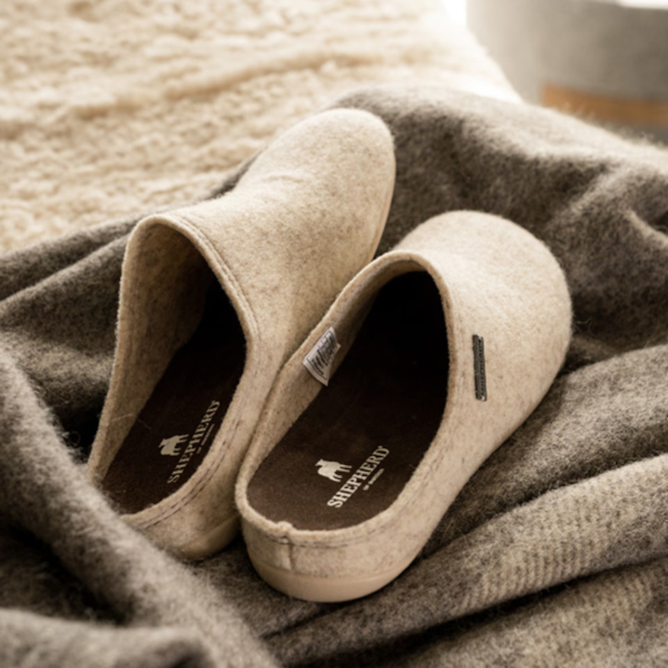 Cilla slippers beige, från Shepherd - 2