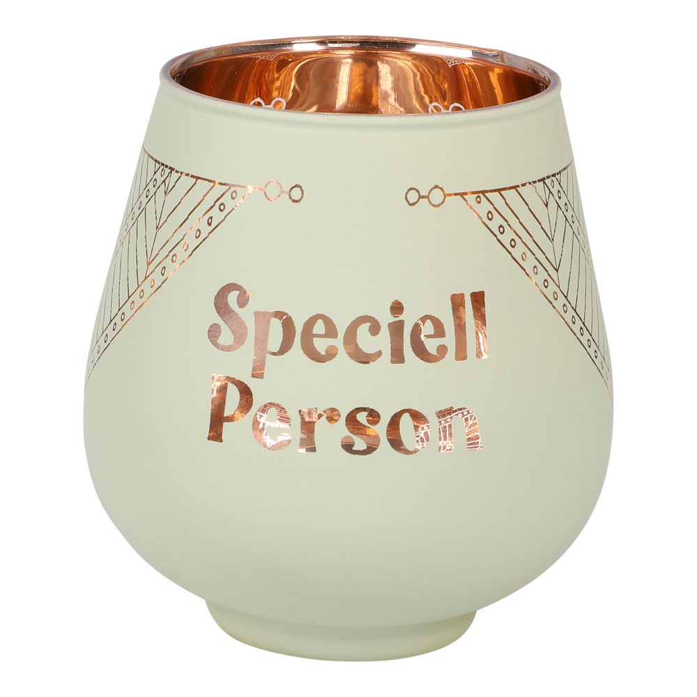 Ljuslykta i spegelglas, Speciell person