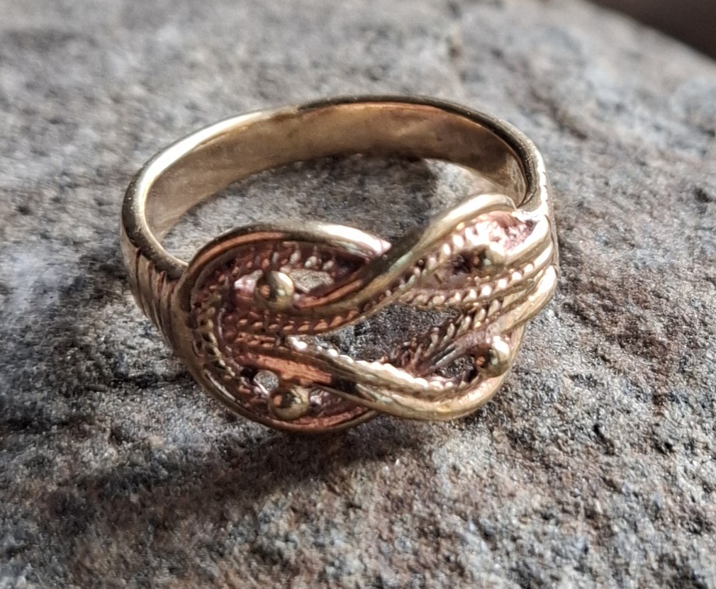 Kärleksknuten Brons Ring 