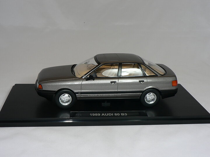 Audi 80 B3   1989   1:18  Triple 9