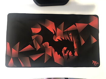 NärCon Spelmatta Röd/svart