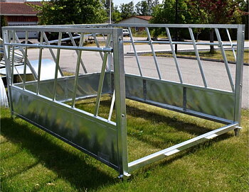 Stationär foderhäck 200x300cm varmgalvad max bal stl. 150x180cm för nöt.