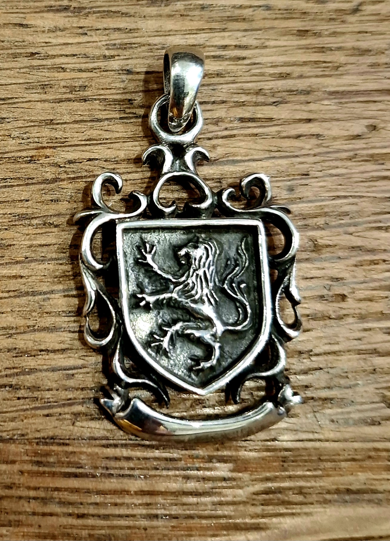 Lejon Hänge i Silver