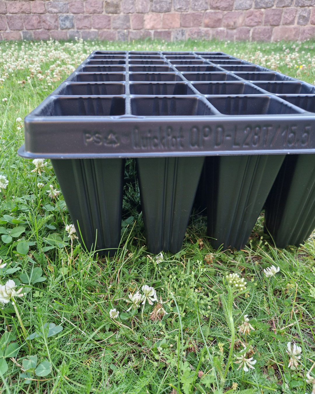 Deep Root Plantbrätte - 28 celler - Quickpot - 3
