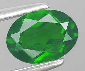 0,78 ct de cromodiópsido natural, tamaño calibrado ovalado de 7 x 5 mm