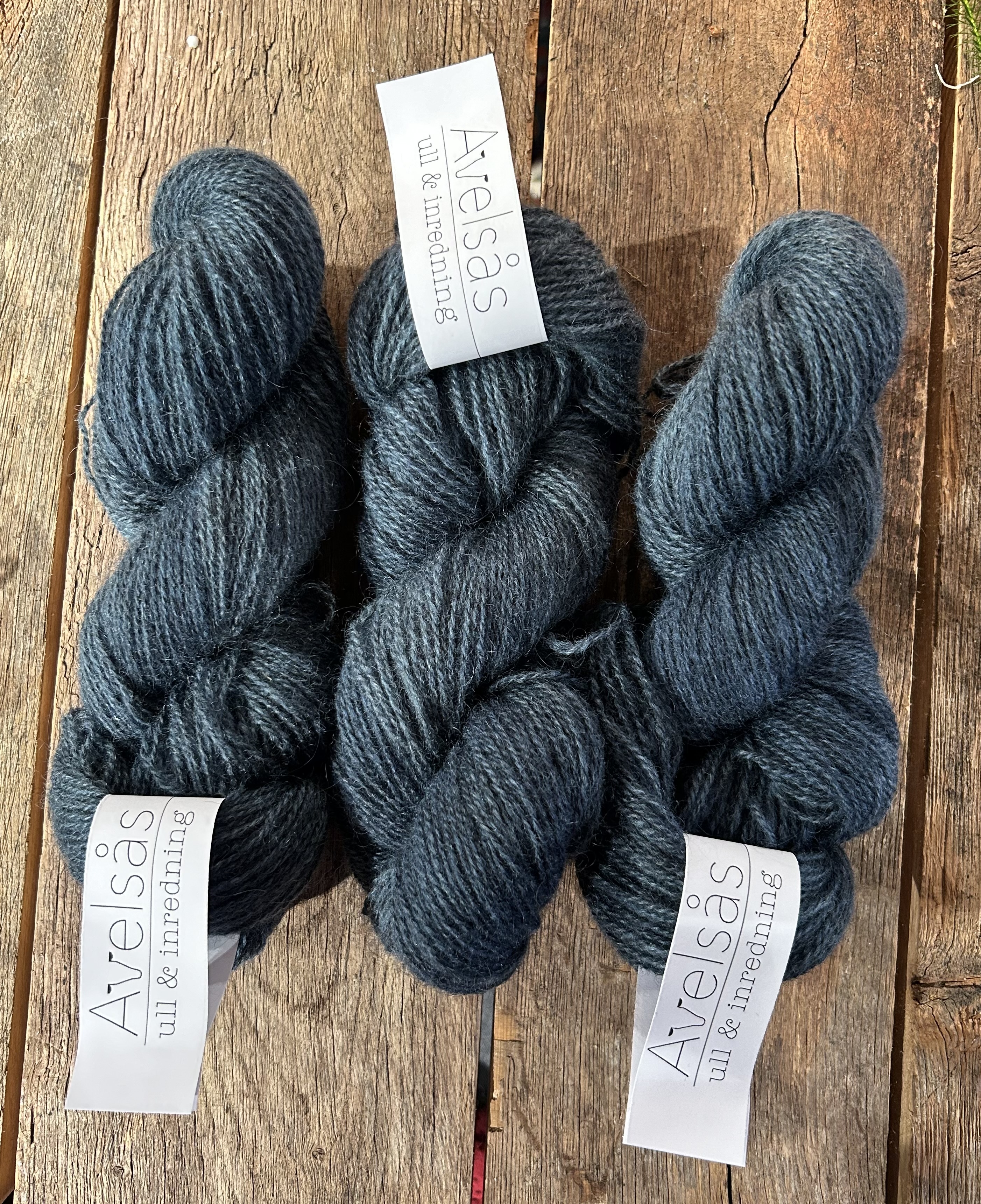 Denim blue 2-ply Svärdsjö yarn