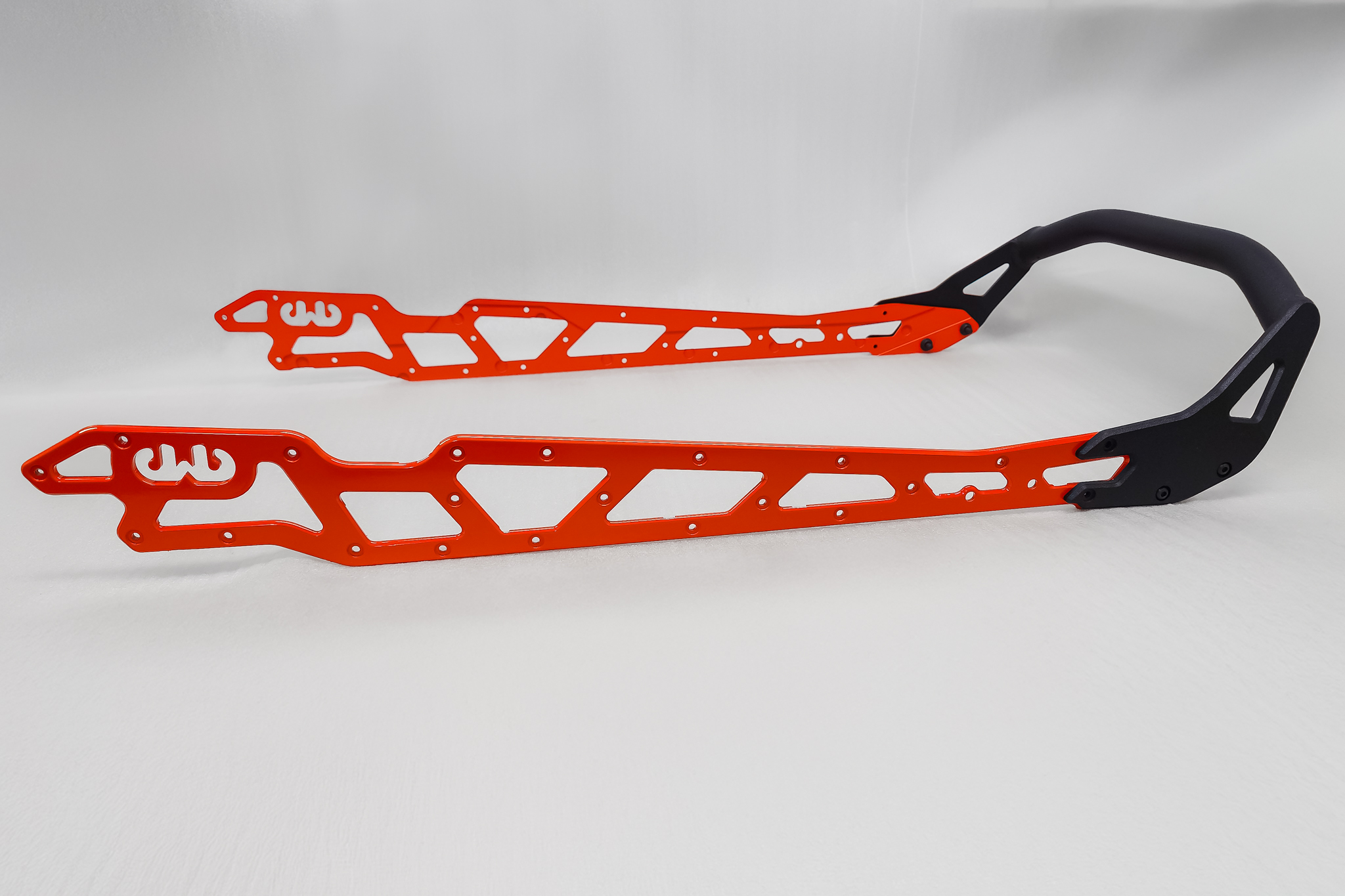 Backwoods BMP Bakbåge Lynx Shredder 3900 - Passar EJ 2026 DS & RE - Lava Röd