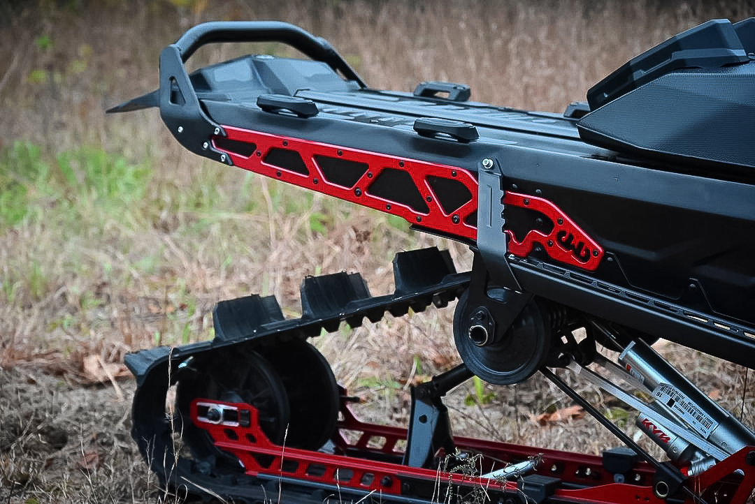 Backwoods BMP Bakbåge Ski-Doo G5 Summit X/Summit Expert 154"/Freeride 154" (Kort tunnel) - Passar EJ 2026 - Lava Röd - 2