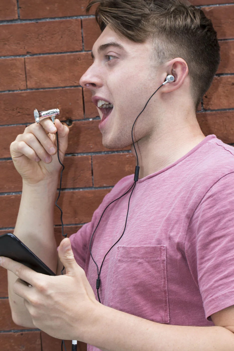Kikkerland Megaphone Voice Changer - 4