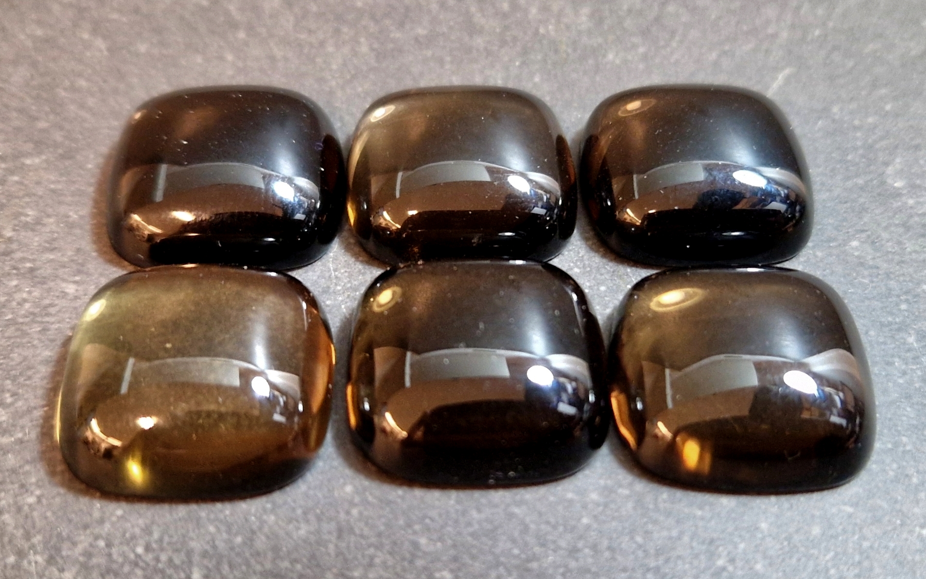 Fyrkantig Rökkvarts Cabochon
