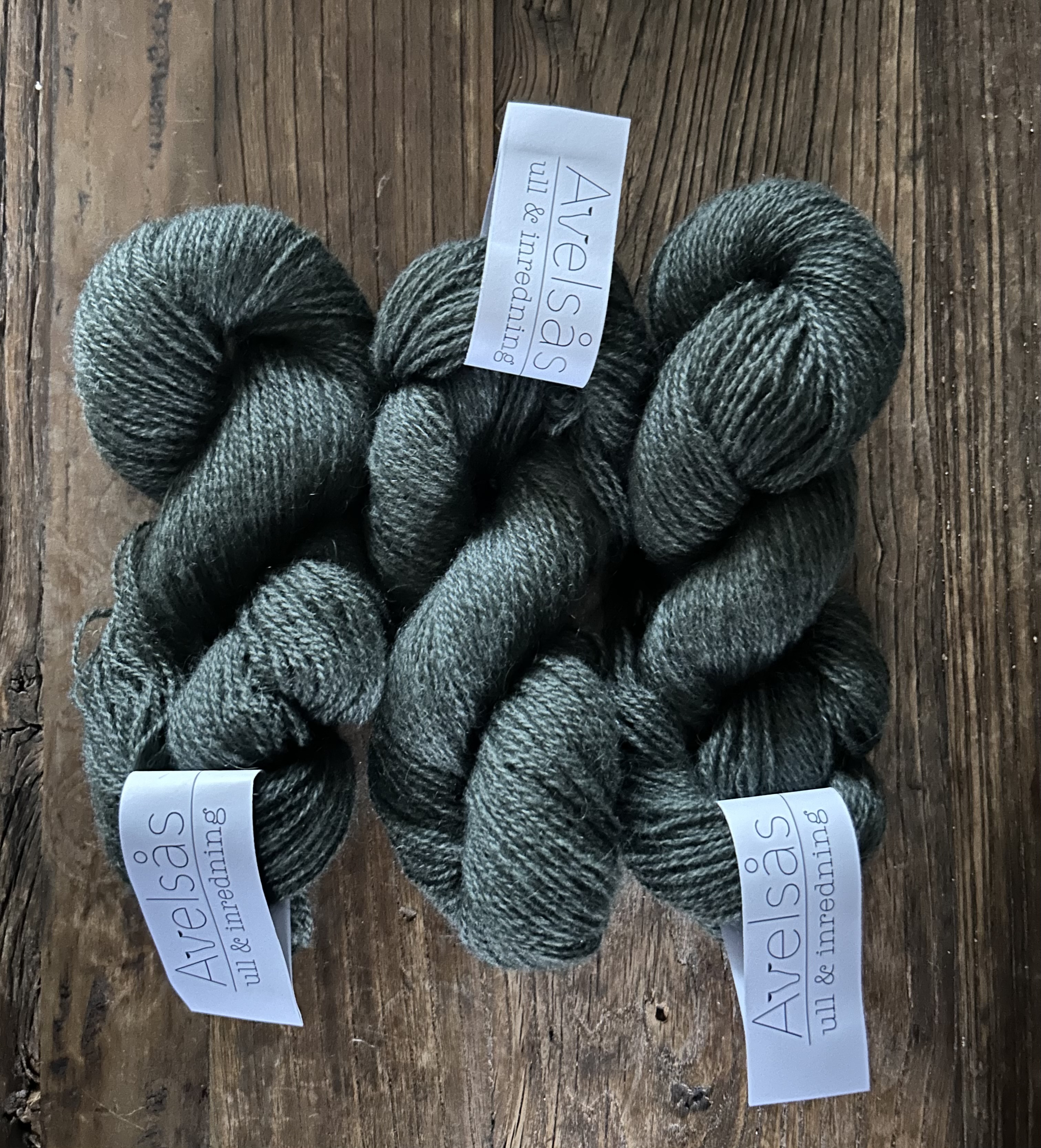 Green yarn 2-ply Swordfish yarn
