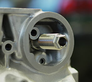 Volvo RWD Vitblock T5 T6 960 oljetråg Oljefilter Adapter