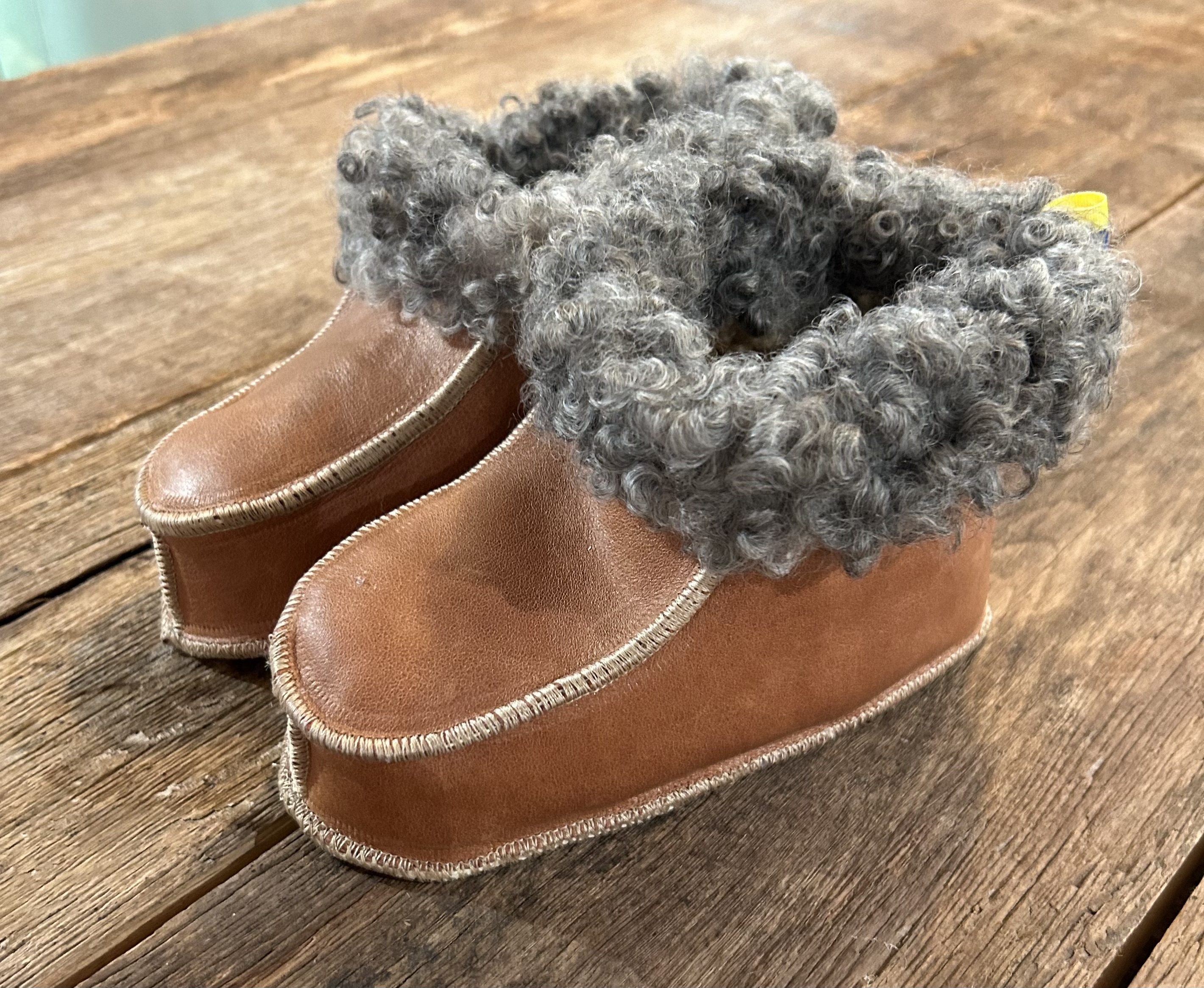 Sheepskin slippers children size 25-26