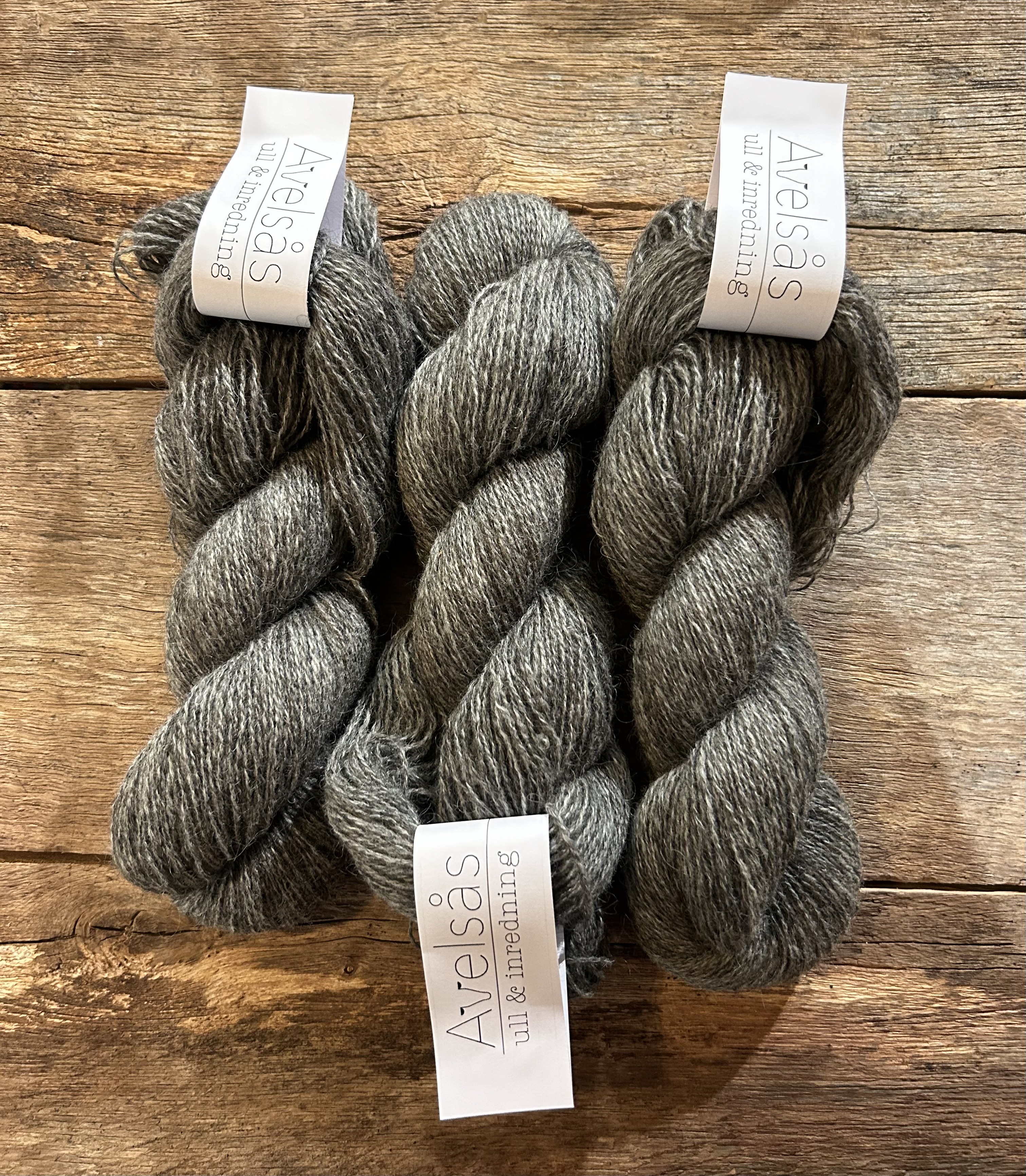 2-ply Gotland yarn natural gray
