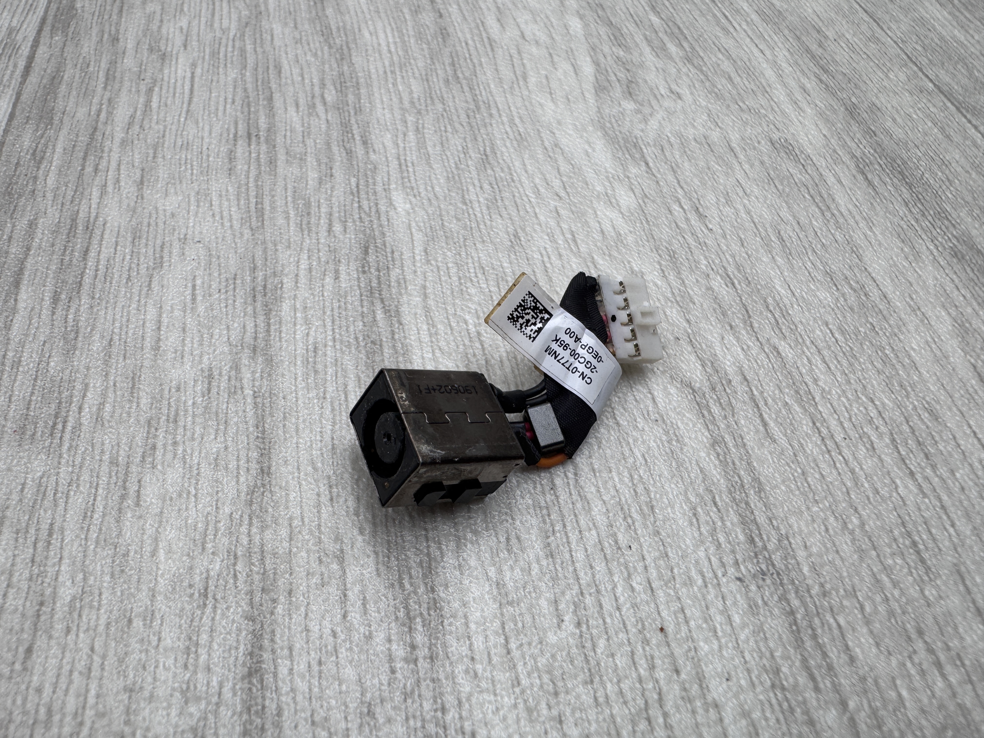 Original Dell Power jack för Latitude 7400 CN-0T77NM 0T77NM laddningsport / power cable