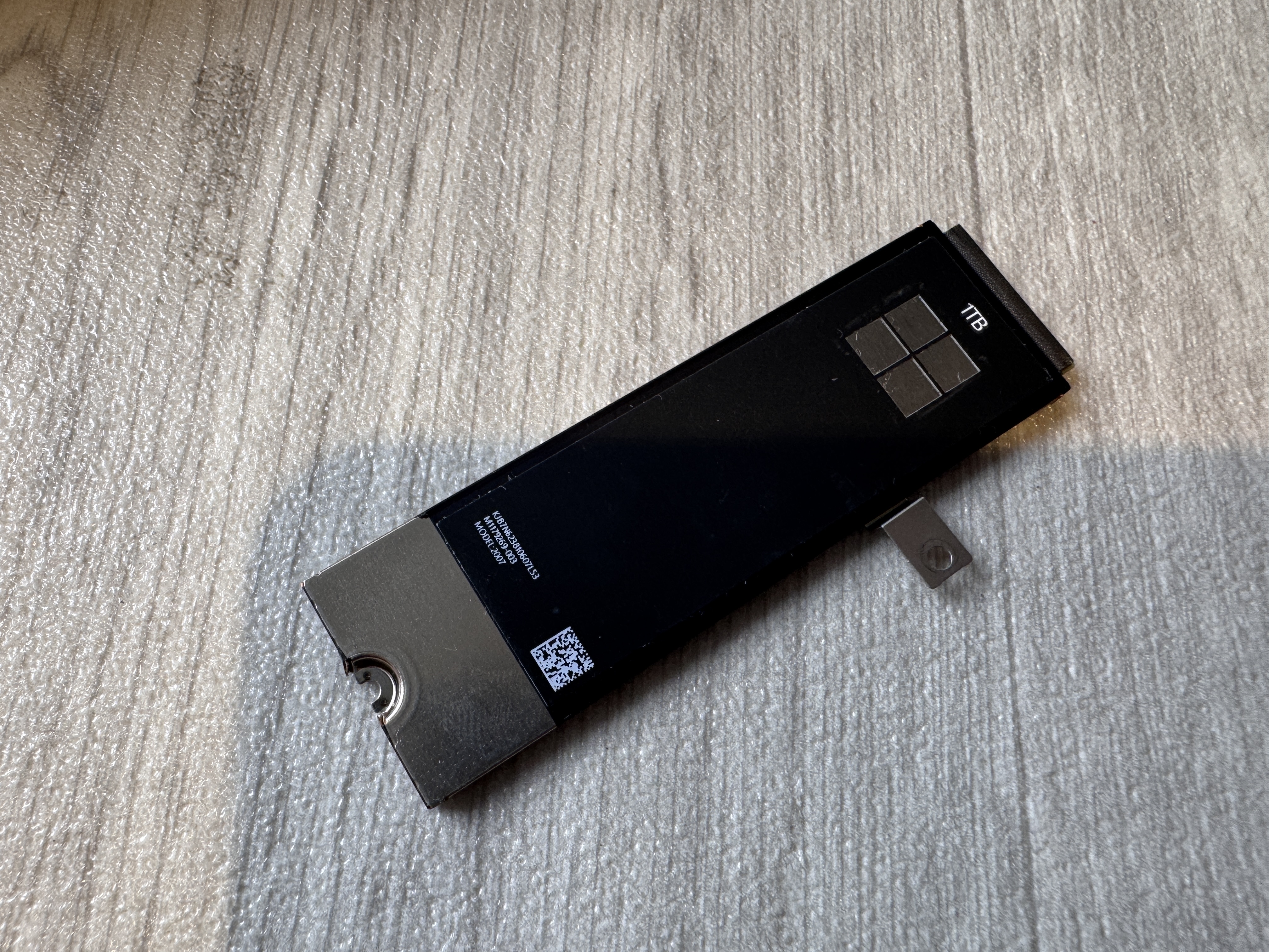 Microsoft Surface 1TB M2 2280 NVMe SSD Disk Model 2007 M1179269-003