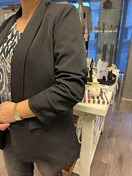 Kavaj med rynk, Svart- Chica London 