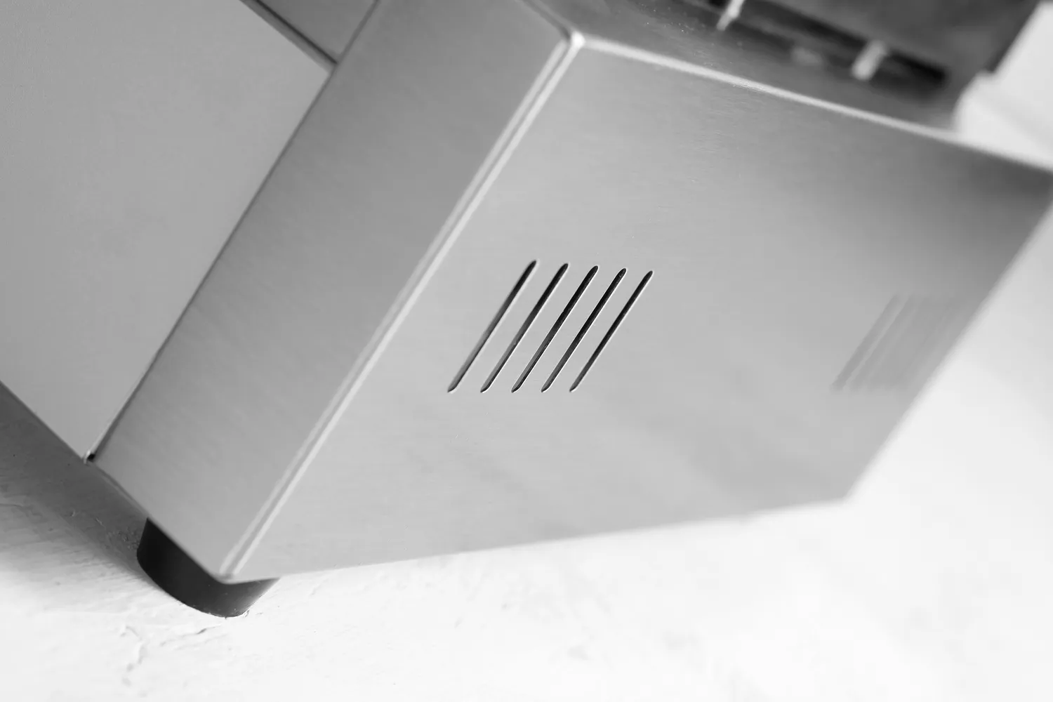 Panini clamp grill - Ribbed top and smooth bottom - 8
