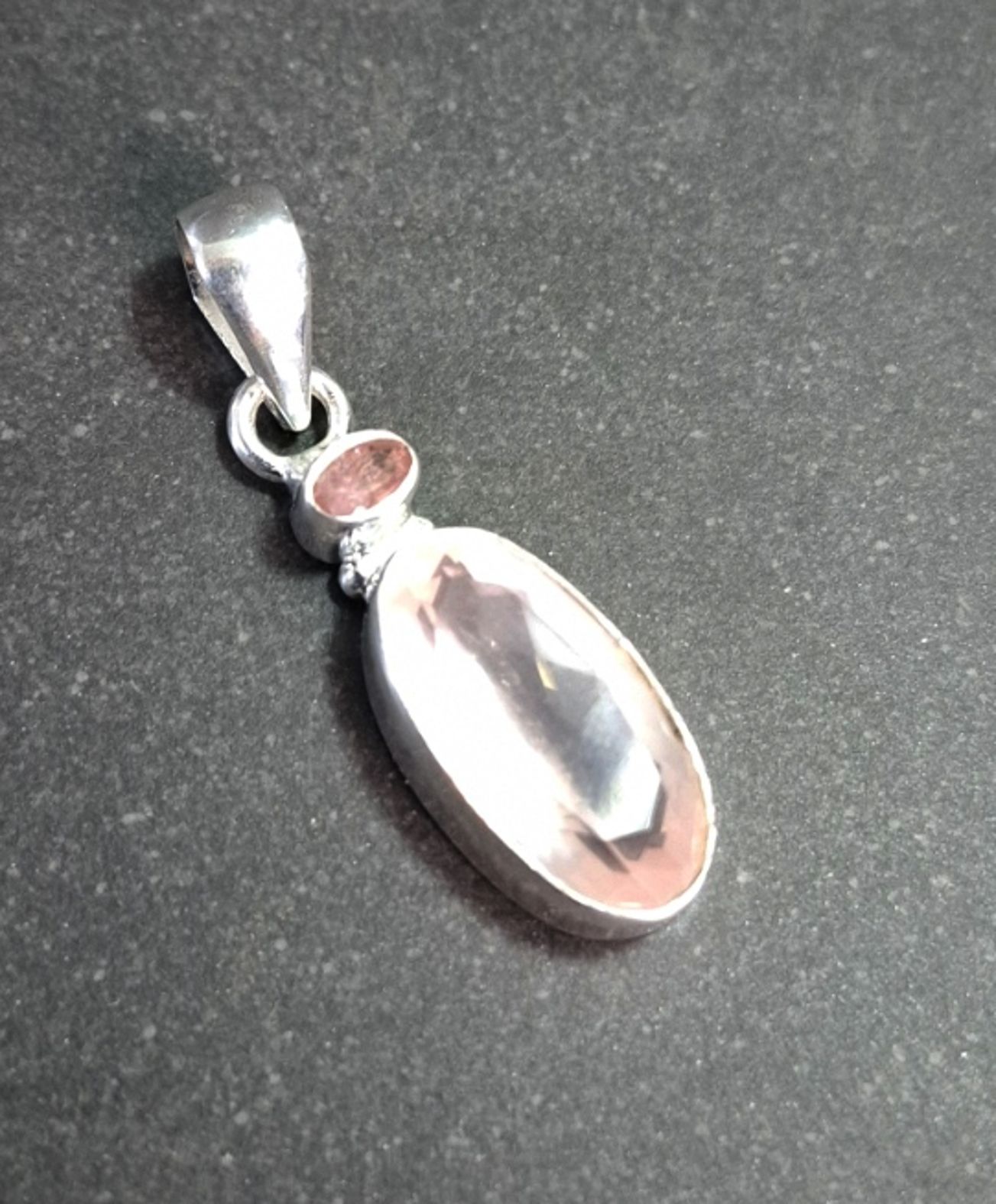 Silver hänge med fasettslipad Rosenkvarts och Rosa Turmalin