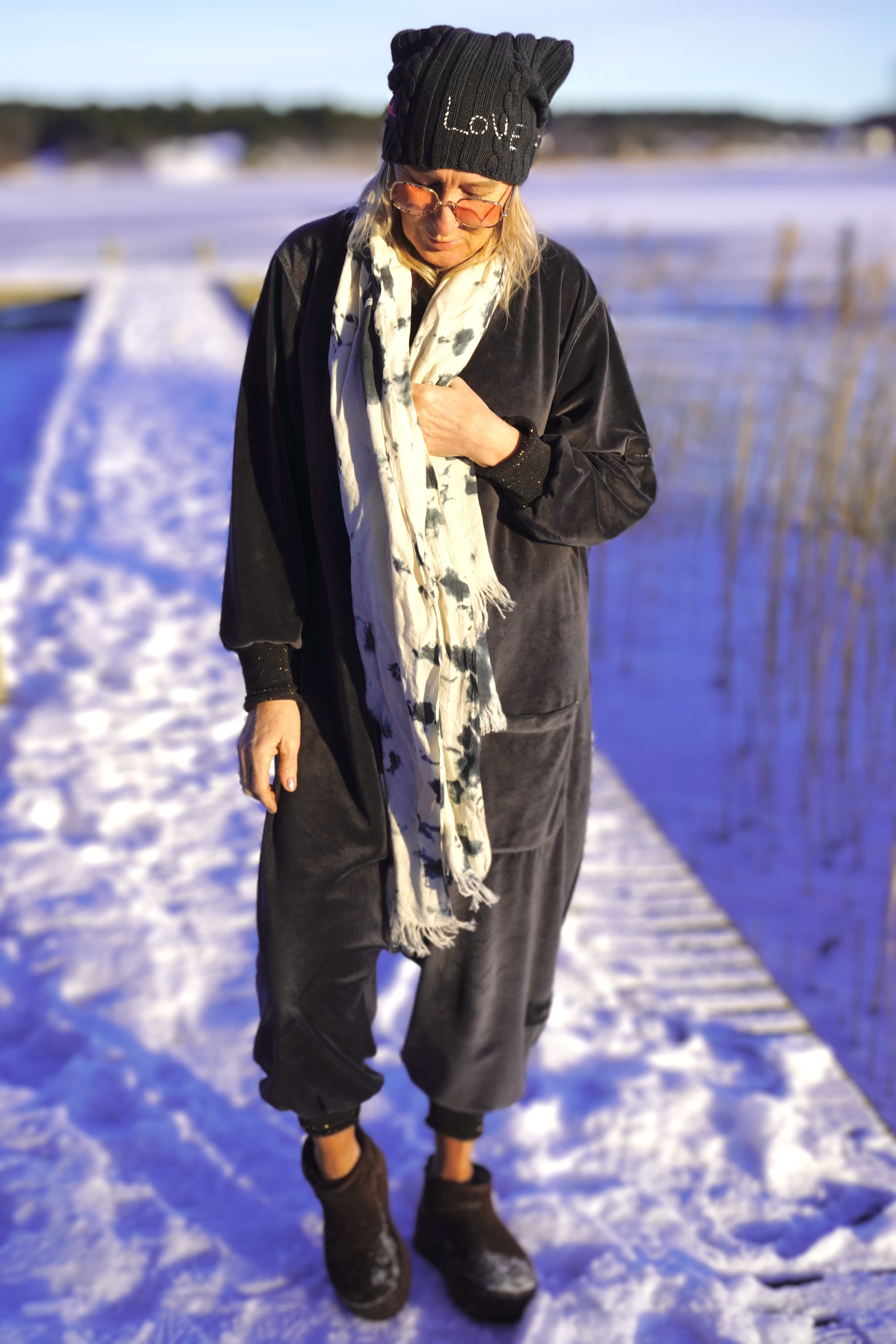 CIRCLE SHAWL CHARCOAL  - 3