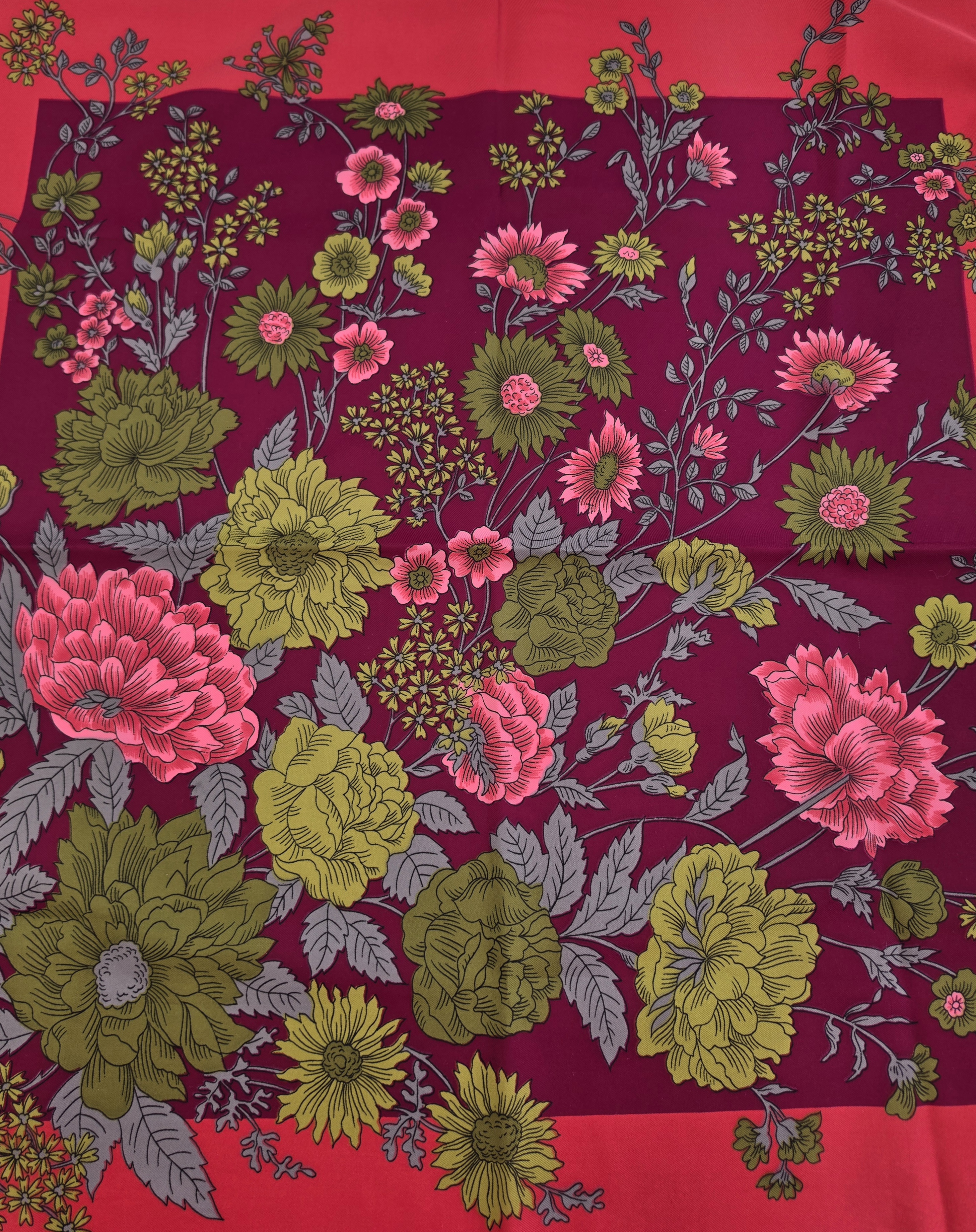 Vinröd scarf med blommor, Secondhand - 4