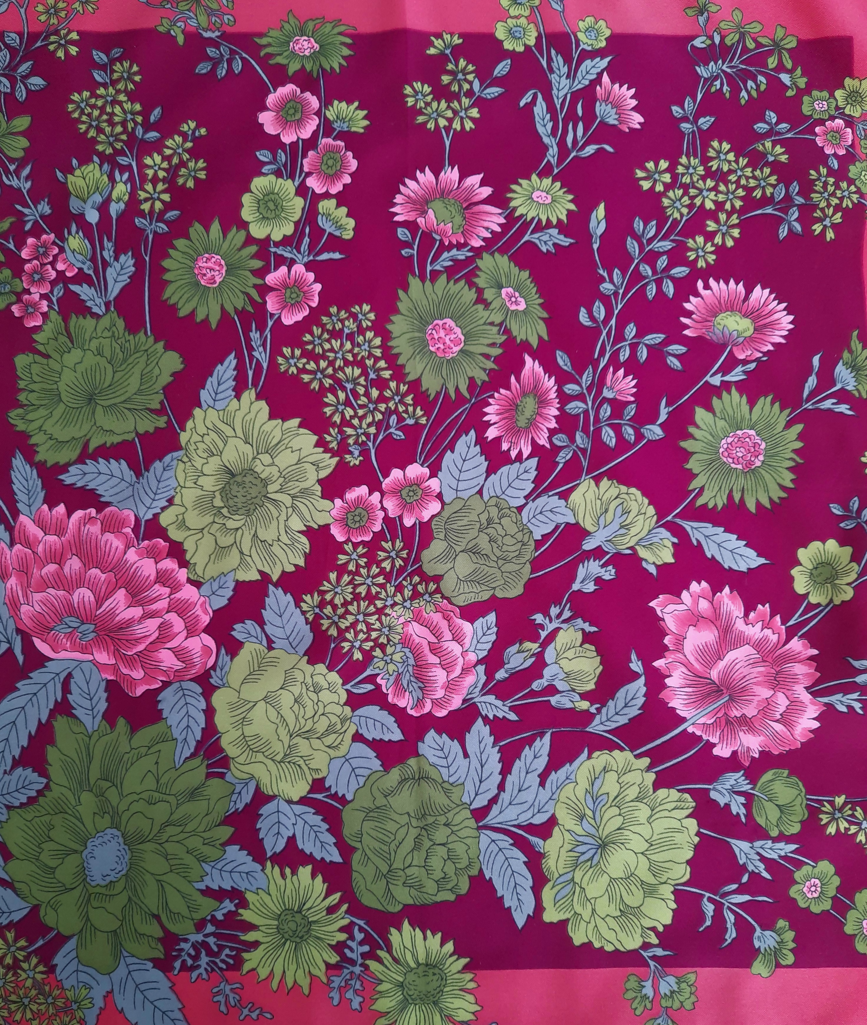 Vinröd scarf med blommor, Secondhand - 3