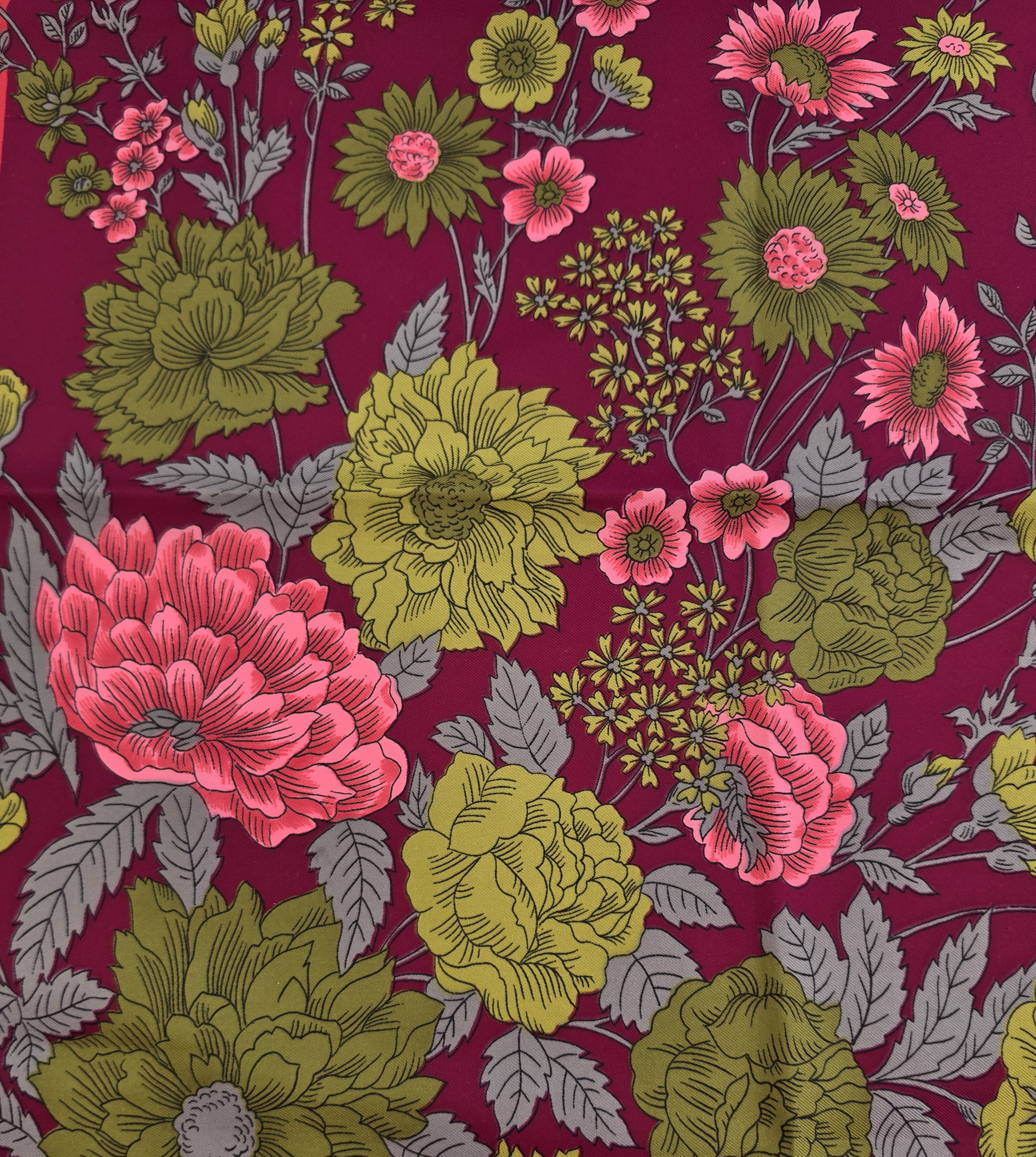 Vinröd scarf med blommor, Secondhand - 3