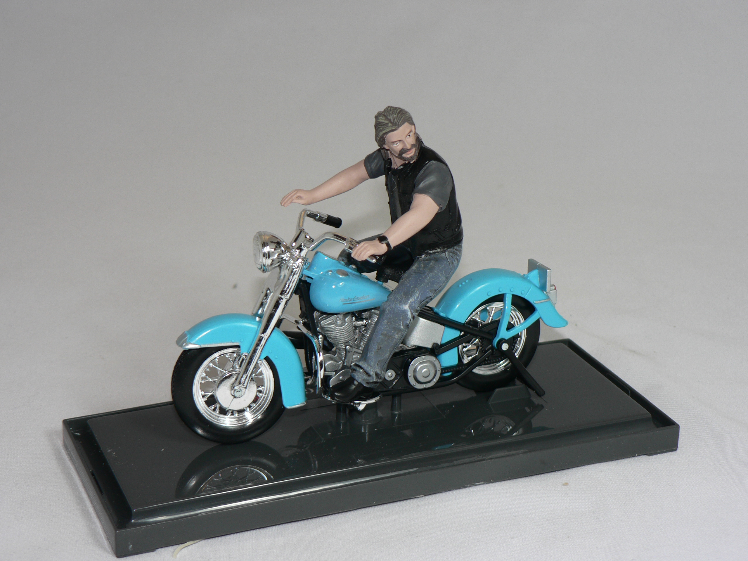 Harly-Davidson  74FL Hydra Gide  1953  1:18 Maisto  ( Figur ingår ej )
