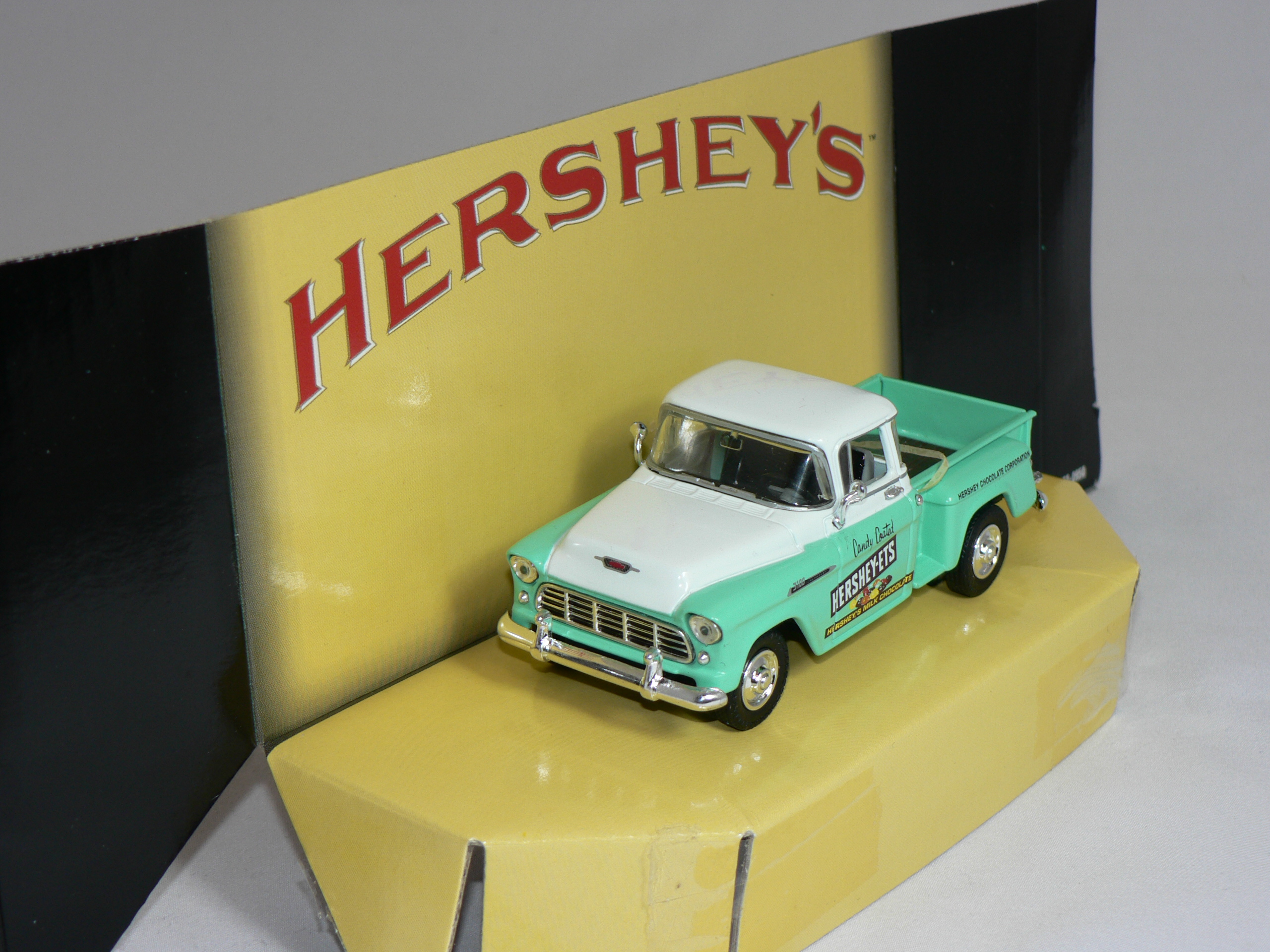 Chevrolet  3100  PickUp  1956   ( Hersheys )  1:43 MatchBox