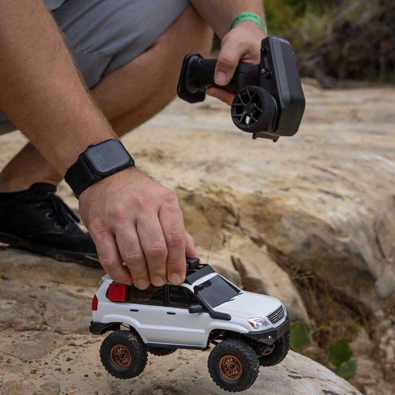 Axial 1/24 SCX24 Lexus GX 470 4X4 Rock Crawler RTR, White - 6