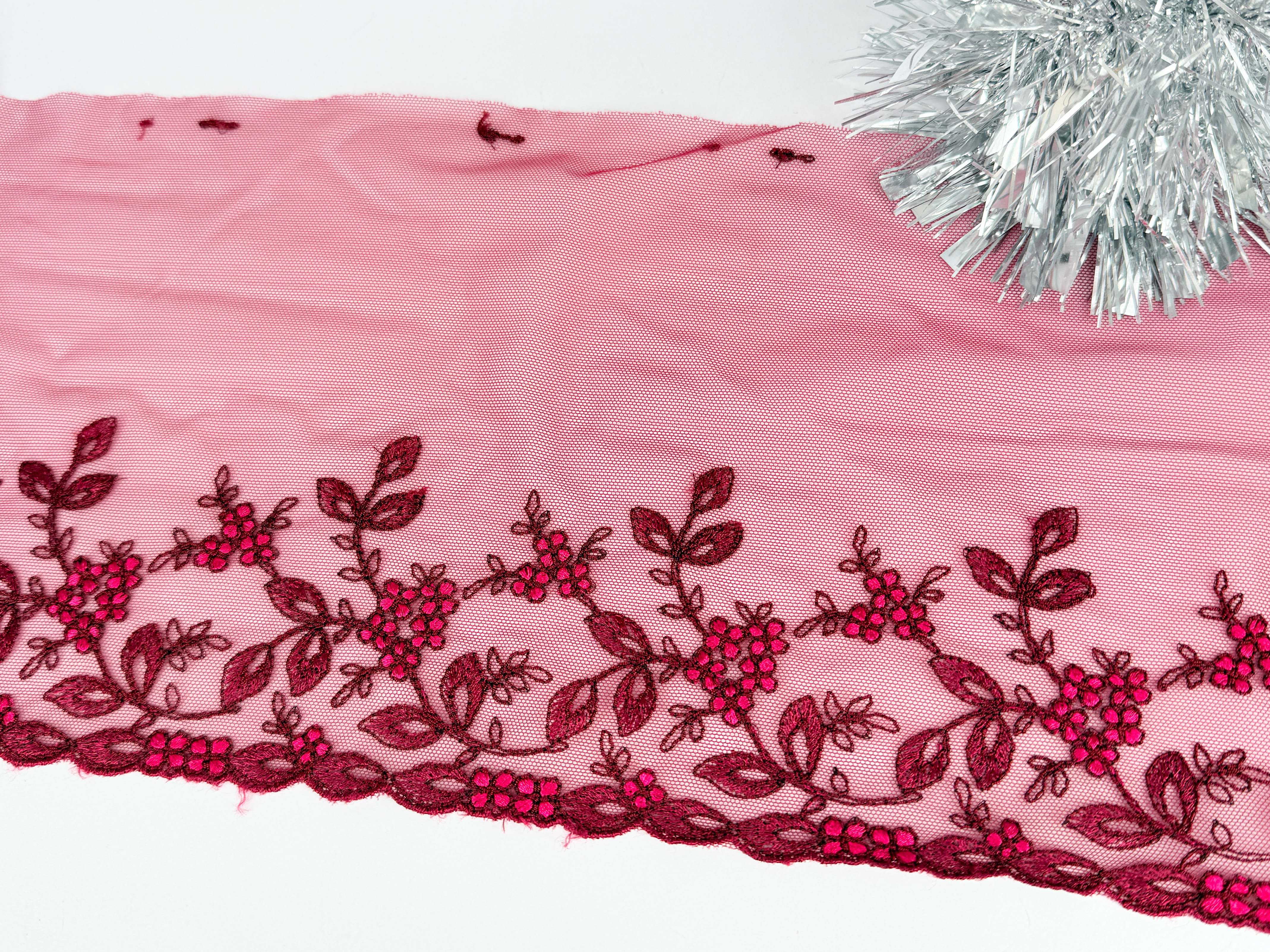 Burgundy non stretch lace - 19 cm