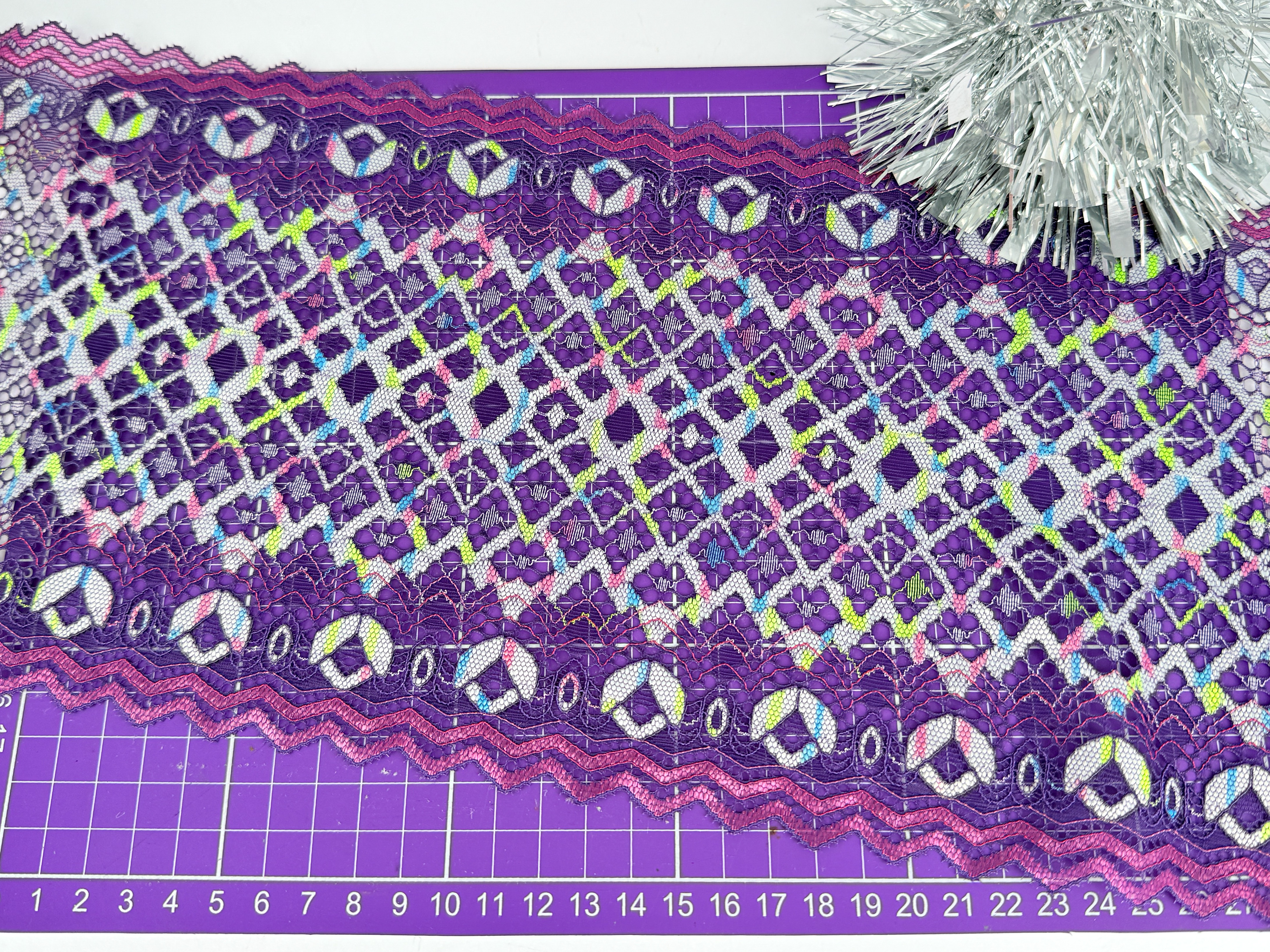 Purple Aztek - stretch lace 17 cm