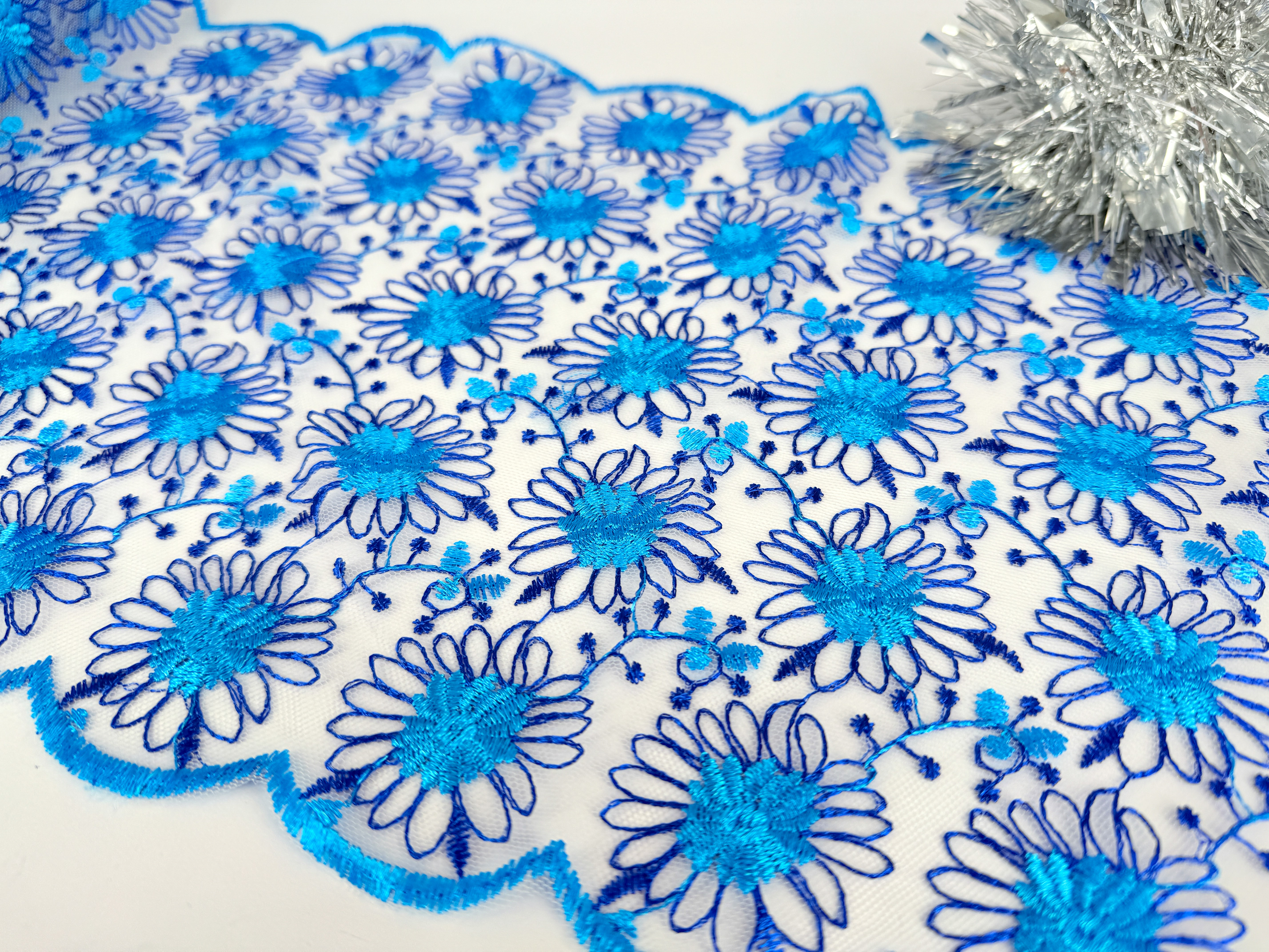 Blue beautiful non-stretch lace - 27 cm