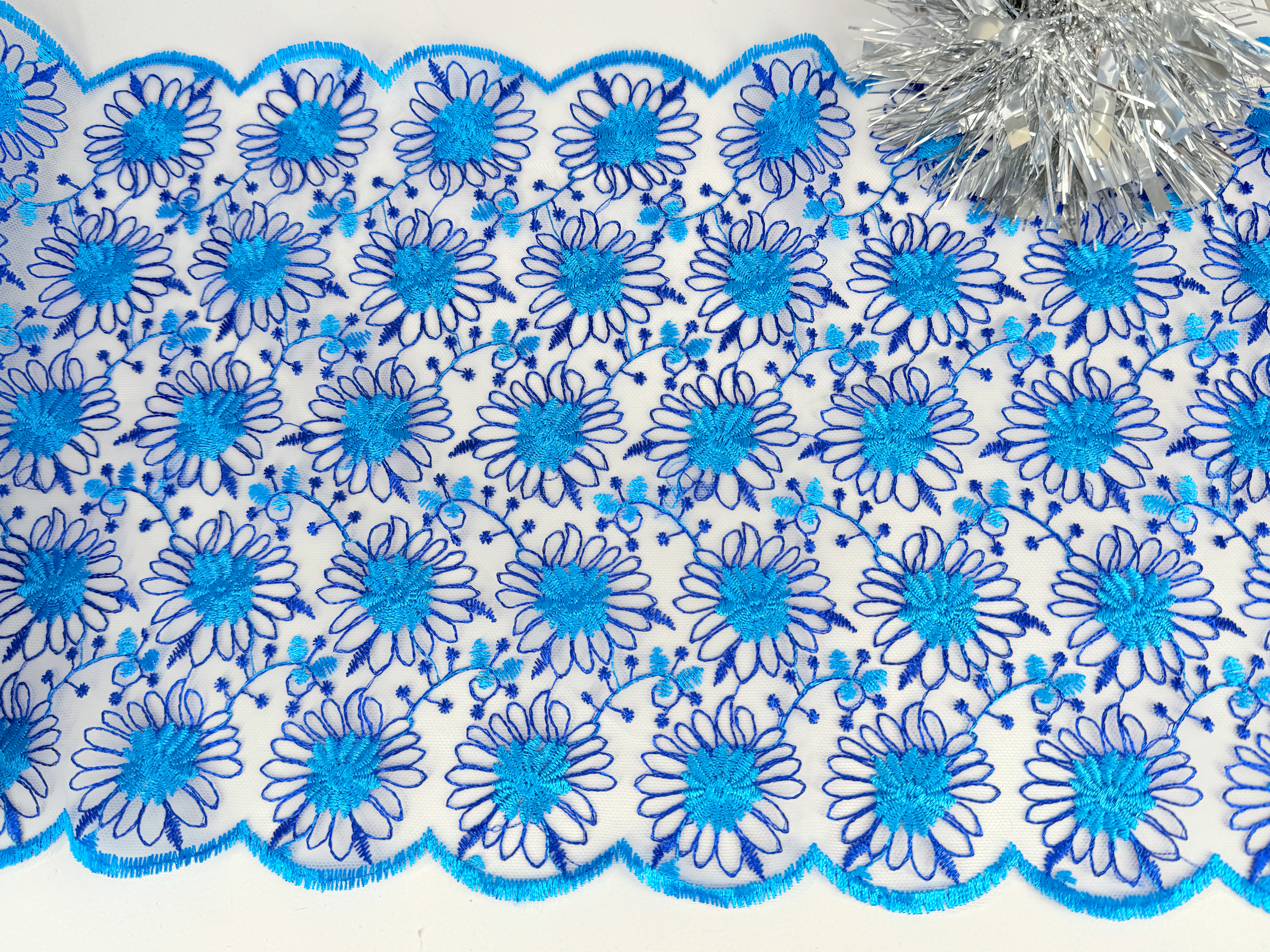Blue beautiful non-stretch lace - 27 cm - 2
