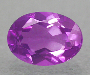 0.85 carat vacker oval formad naturlig ametist sten