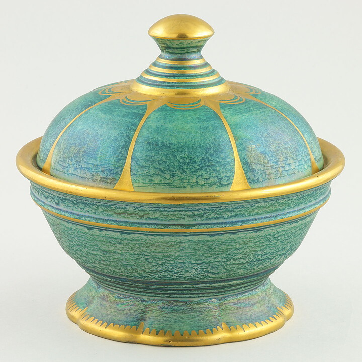 ジョセフ・エクベル  緑色の容器  17cm  1920年代