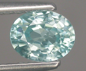 Impresionante circonita azul suelta natural de corte ovalado calibrado de 0,52 ct de 5 x 4 mm