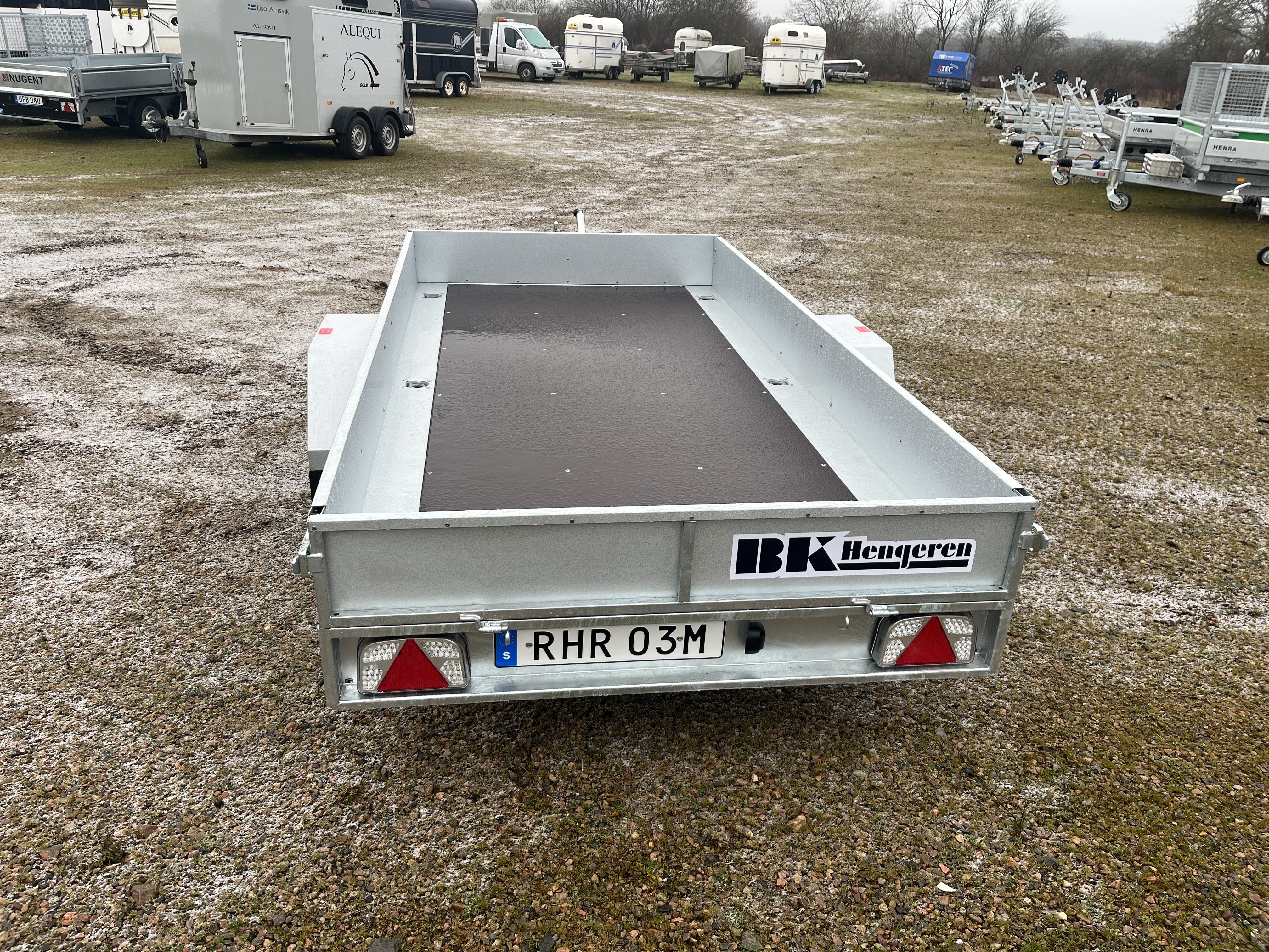 SLÄPVAGN :::  300 x 145 cm OBROMSAD - 750 kg - Från LAGER ::: RHR03M - 4