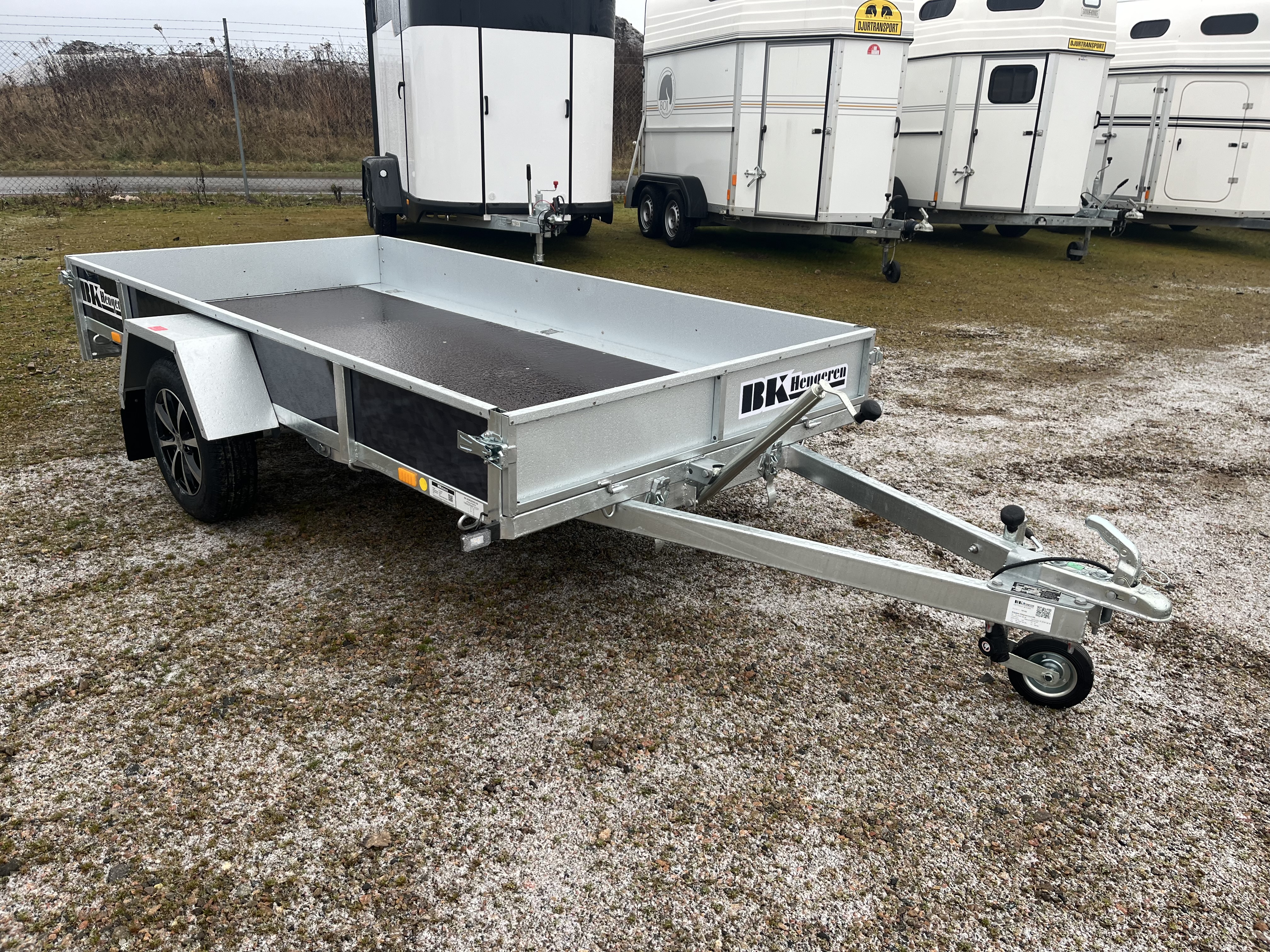 SLÄPVAGN :::  300 x 145 cm OBROMSAD - 750 kg - Från LAGER ::: RHR03M - 2