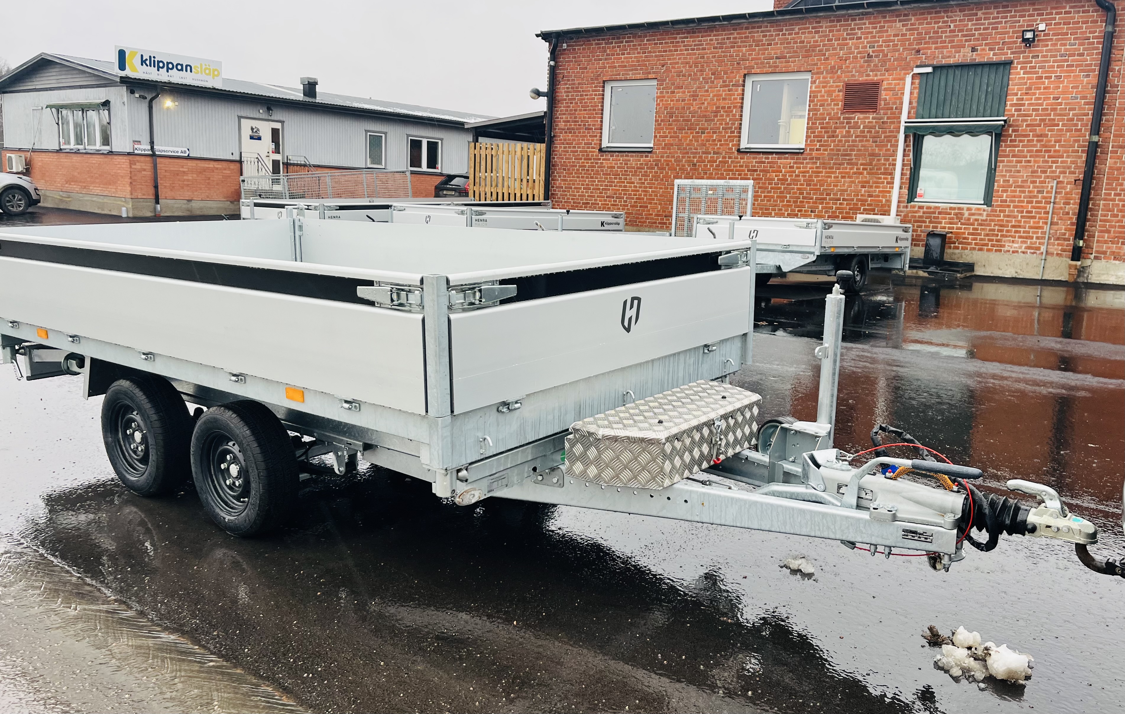 Henra Major tippsläp 331 x 185 cm  - 3500 kg Tre-vägs-tipp  - 2